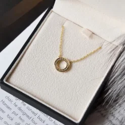 45 cm halskæde med vedhæng i 14 karat guld 0,20 ct