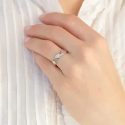 5 mm diamant vielsesringe i 14 karat hvidguld 0,008 ct og 0,02 ct - sæt