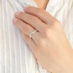 4 mm hjerte diamant vielsesring i 14 karat hvidguld 0,01 ct