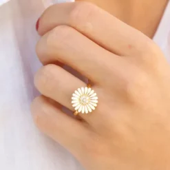14 mm marguerit ring i forgyldt sølv - Matilda