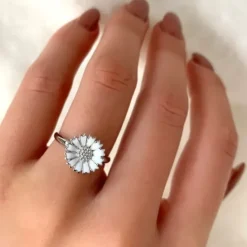 12 mm marguerit ring i rhodineret sølv - Marie