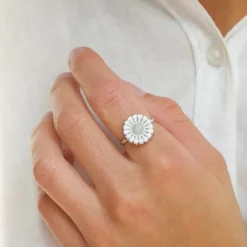 15 mm marguerit ring i rhodineret sølv - Marie