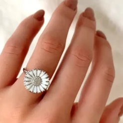 15 mm marguerit ring i rhodineret sølv - Marie
