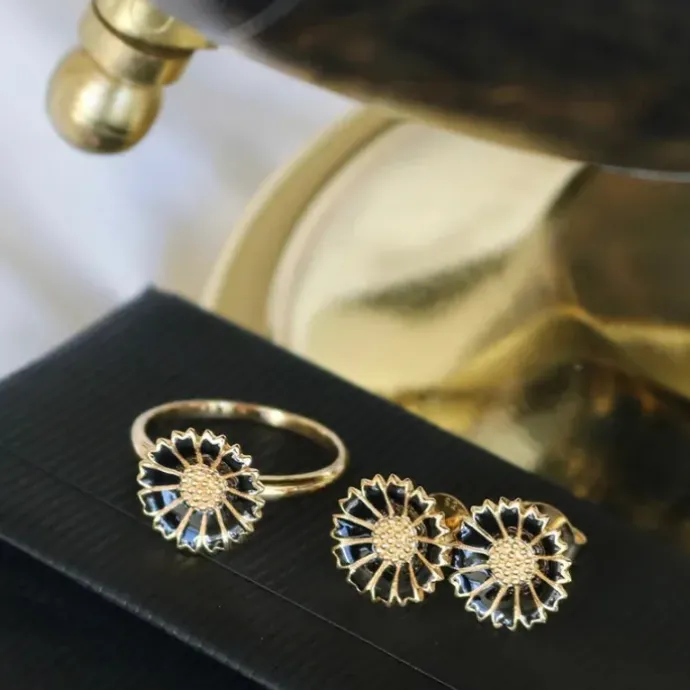 12 mm marguerit sort ring i forgyldt sølv - Marie
