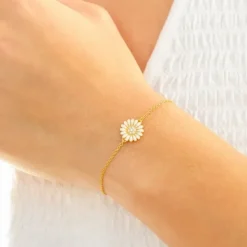 11 mm marguerit zirkon armbånd i forgyldt sølv med margueritvedhæng i forgyldt sølv - Matilda