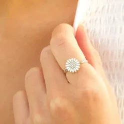 11 mm marguerit zirkon ring i sølv - Matilda