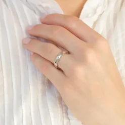 4 mm vielsesring i 14 karat hvidguld