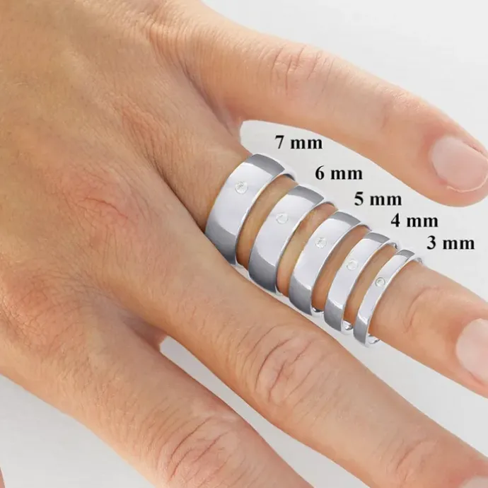 4 mm vielsesring i 14 karat hvidguld 0,03 ct