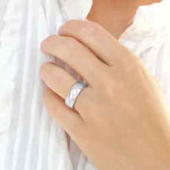 7 mm vielsesring i 9 karat hvidguld