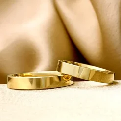 4 mm vielsesringe i 9 karat guld - sæt