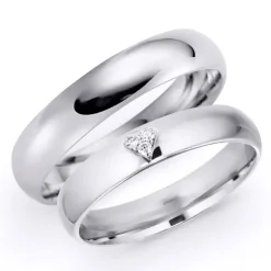 4 mm vielsesringe i 9 karat hvidguld 0,03 ct - sæt