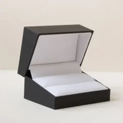 4 mm vielsesringe i 9 karat hvidguld 0,03 ct - sæt