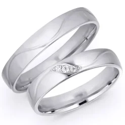 4 mm vielsesringe i 9 karat hvidguld 0,008 ct og 0,015 ct - sæt
