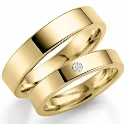5 og 4 mm vielsesringe i 9 karat guld 0,03 ct - sæt