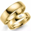 5 og 4 mm vielsesringe i 9 karat guld 0,03 ct - sæt