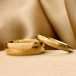 6 og 3 mm vielsesringe i 9 karat guld - sæt