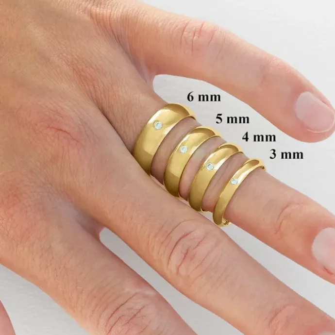 5 og 4 mm vielsesringe i 14 karat guld 0,03 ct - sæt