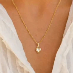 8,5 x 10 mm hjerte vedhæng i 8 karat guld