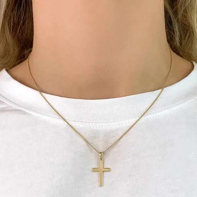 13 x 19 mm kors vedhæng i 8 karat guld