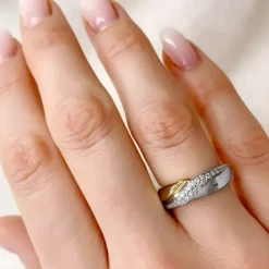 Abstrakt diamant ring i 14 karat guld.- og hvidguld 0,172 ct