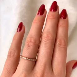 Alliancering i 14 karat rødguld 0,09 ct