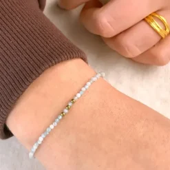 Armbånd med akvamarin og hematite.