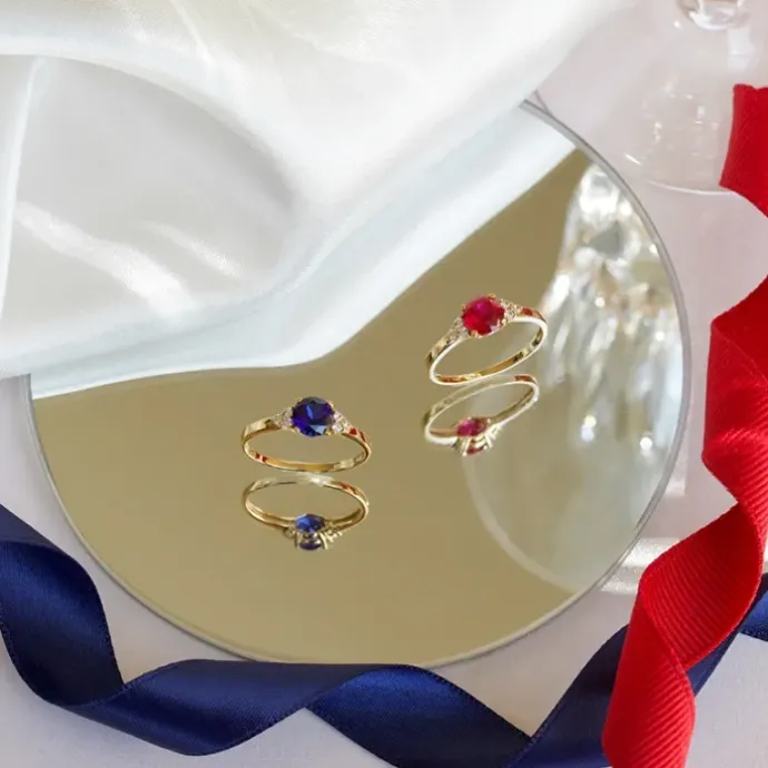 Blå syntetisk safir ring i 9 karat guld