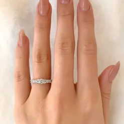 Blank zirkon sølv ring i rhodineret sølv