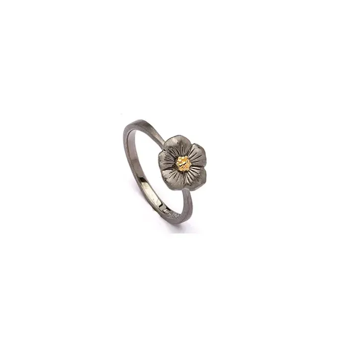 Blomster ring i sort rhodineret sølv
