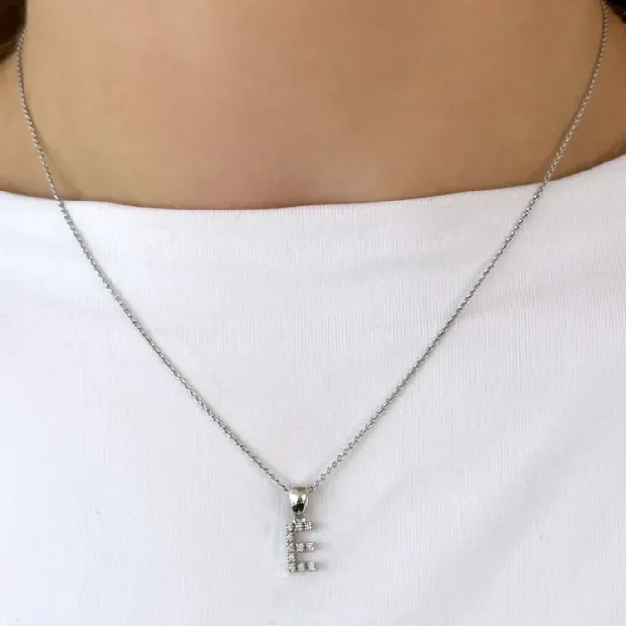 Bogstav E diamant vedhæng i 9 karat hvidguld 0,071 ct