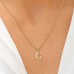Bogstav G zirkon vedhæng i 9 karat guld