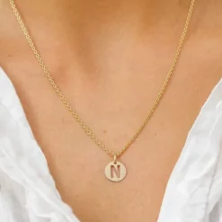 Bogstav N vedhæng i 8 karat guld