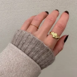 Bred ring i forgyldt sølv