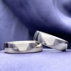 Bredde 6 mm vielsesringe i 9 karat hvidguld - sæt