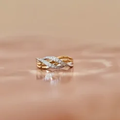 Brillantring i 14 karat guld med rhodium 0,092 ct