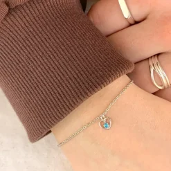 Børne Nordahl Andersen hjerte armbånd i rhodineret sølv blå zirkon