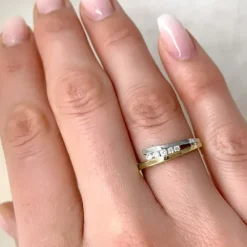 Diamant ring i 9 karat guld.- og hvidguld 0,13 ct