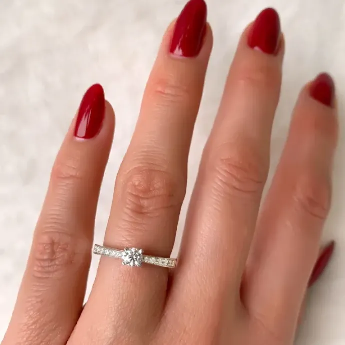 Diamant ring i 14 karat hvidguld 0,26 ct 0,12 ct