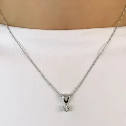 Diamant solitairevedhæng i 14 karat hvidguld 0,20 ct