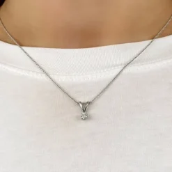 Diamant solitairevedhæng i 14 karat hvidguld 0,20 ct