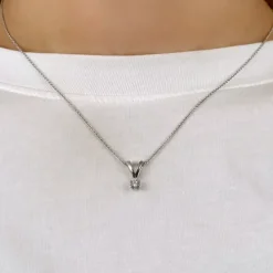 Diamant solitairevedhæng i 14 karat hvidguld 0,05 ct