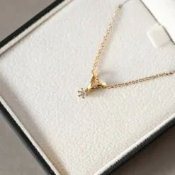 Diamant solitairevedhæng i 14 karat guld 0,05 ct