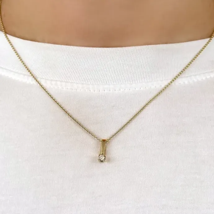 Diamant solitairevedhæng i 14 karat guld 0,10 ct