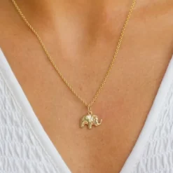 Elefant vedhæng i 8 karat guld