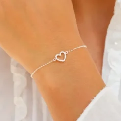 Elegant hjerte armbånd i sølv