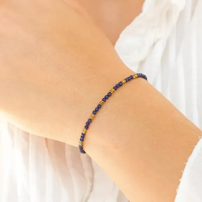Elegant mørkeblå armbånd med lapis og hematite.
