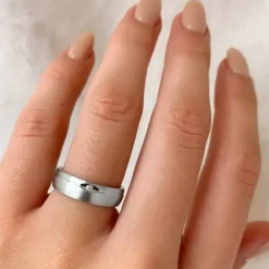 Elegant ring i rhodineret sølv