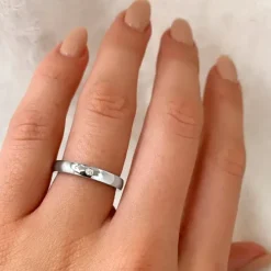 Elegant ring i rhodineret sølv