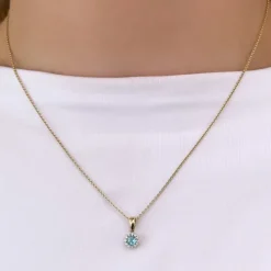 Elegant rundt topas diamantvedhæng i 9 karat guld 0,07 ct 0,30 ct