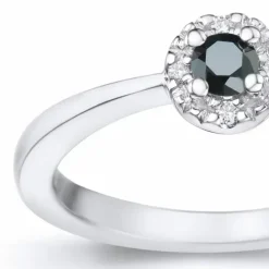 Elegant sort diamant brillantring i 14 karat hvidguld 0,11 ct 0,02 ct